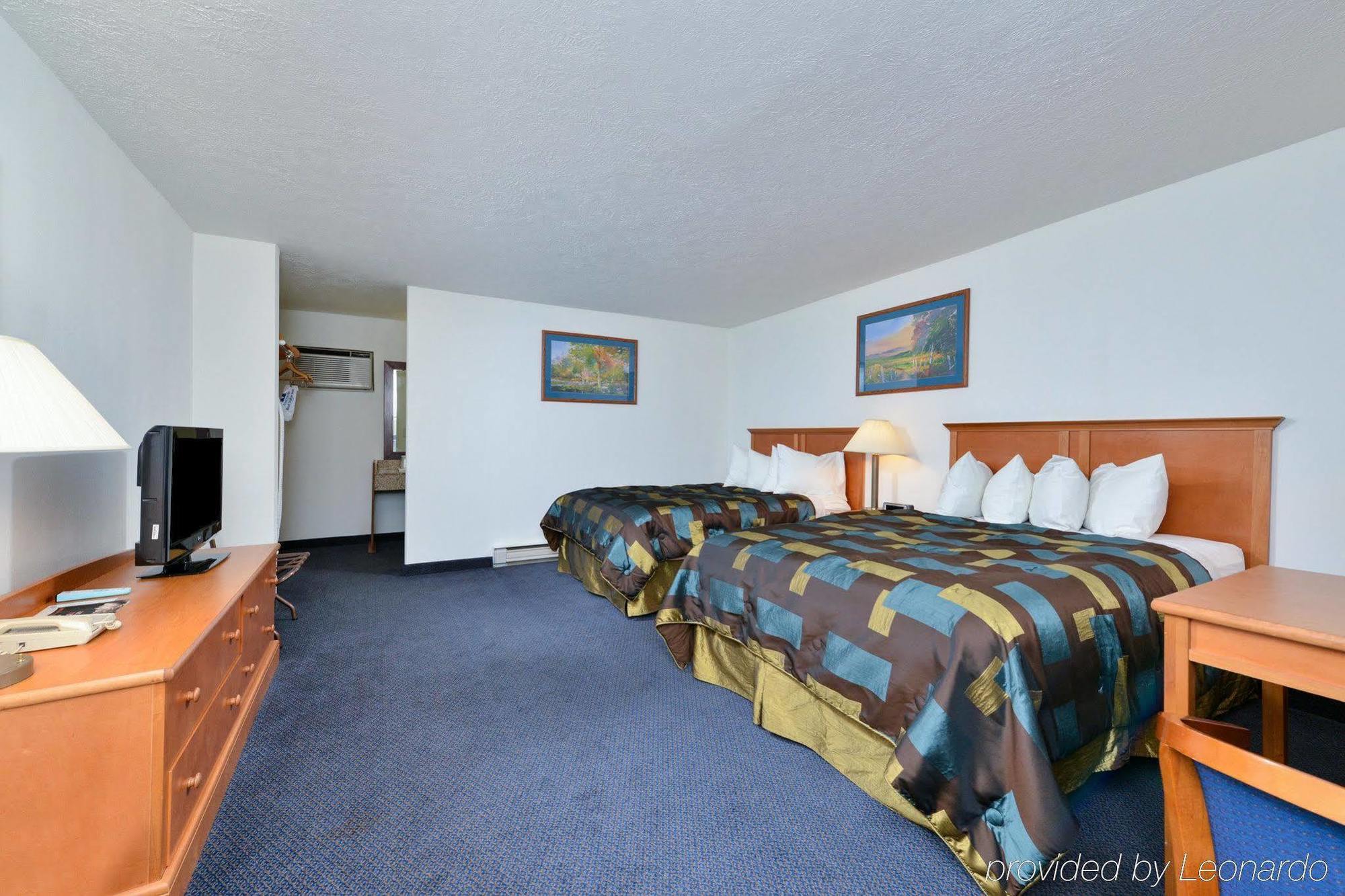 Corn Palace 3*